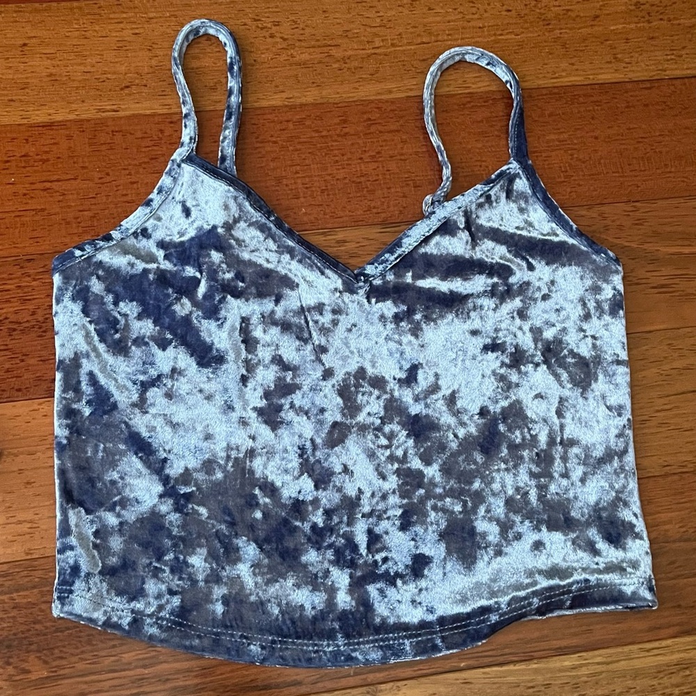 Forever 21 cropped velvet tank top Adjustable straps